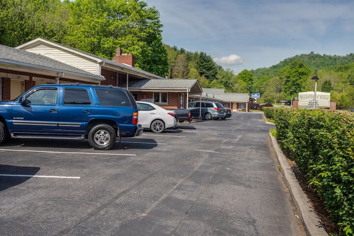 Parkway Inn