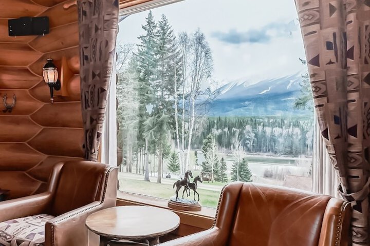 Lounge 103 of 153