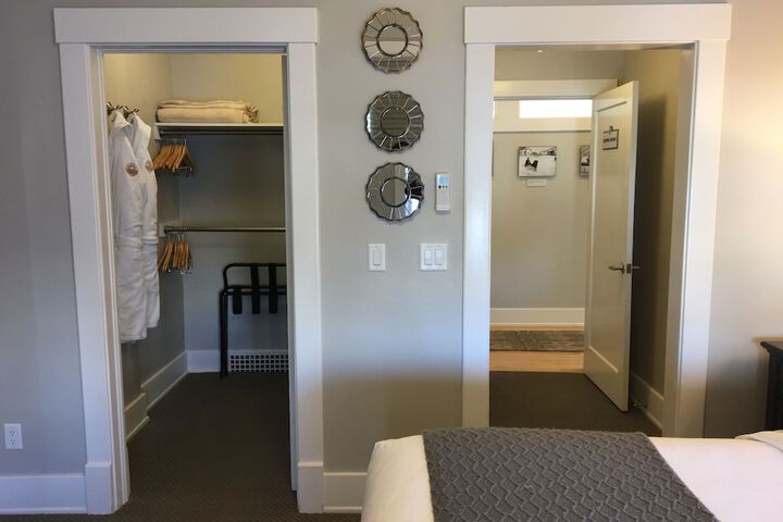 Room 51 of 92