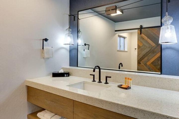 Hotel Becket BW Signature Collection