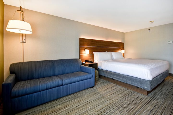Holiday Inn Express Newport North - Middletown by IHG