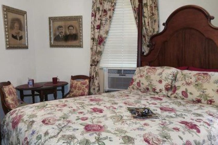 Room 37 of 104