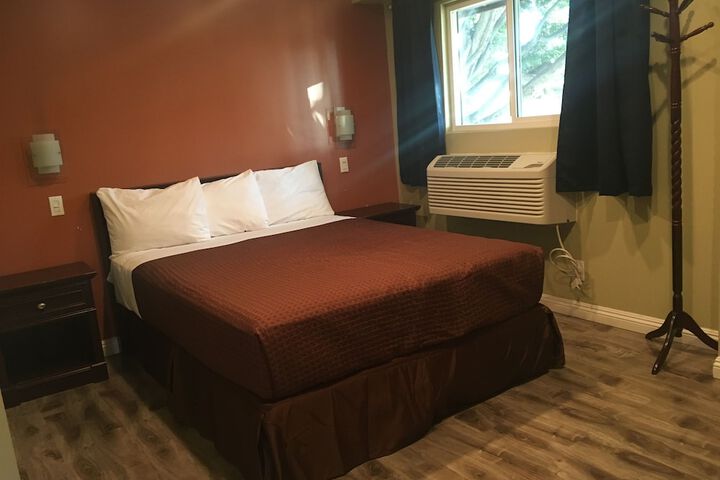 Room 10 of 19