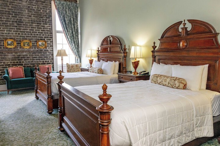 Room 43 of 65