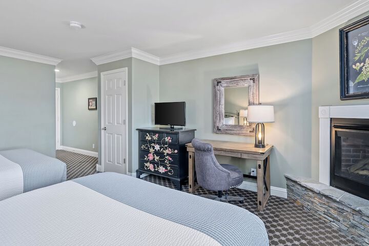 Cambria Pines Lodge