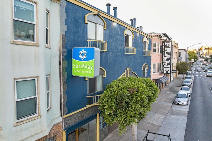 Hotel 6 of 54