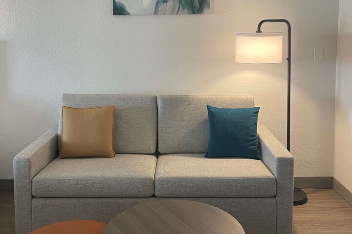 Room 18 of 38