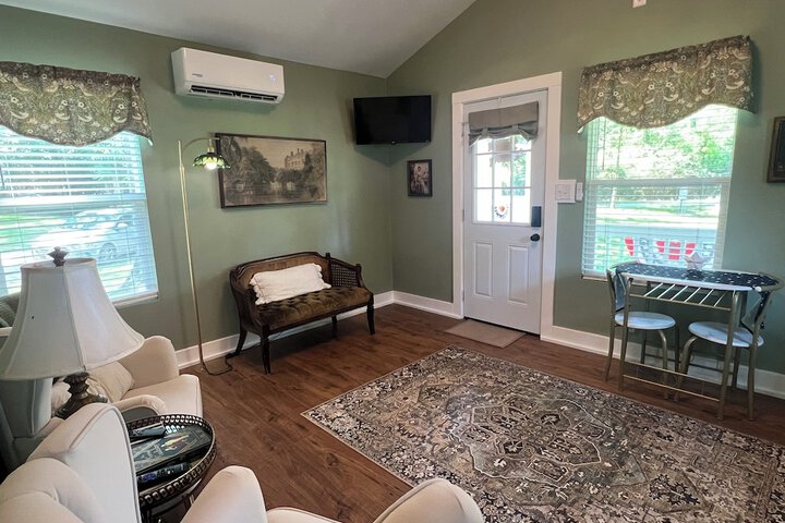 Benefield House Bed & Breakfast