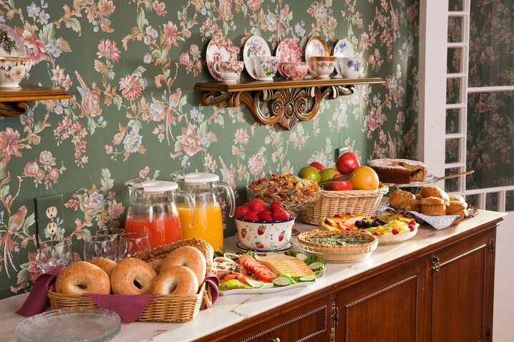 Brook Farm Inn