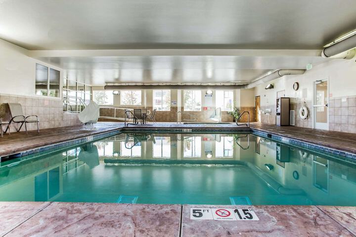 Pool 4 of 30
