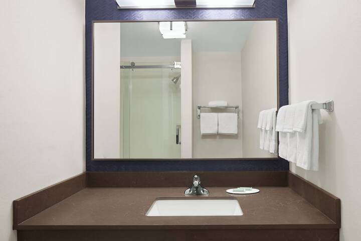 Room 16 of 25