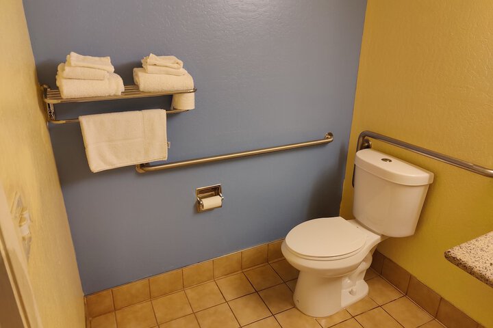 Room 16 of 33