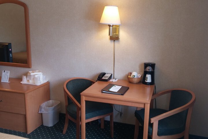 Room 53 of 76