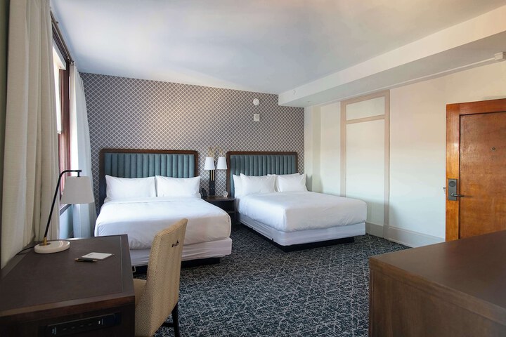 Room 9 of 43