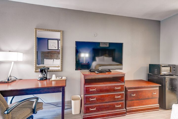 Room 20 of 28