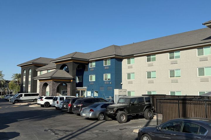 Hotel 4 of 25