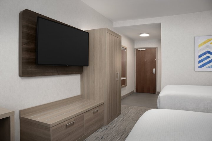 Room 28 of 50