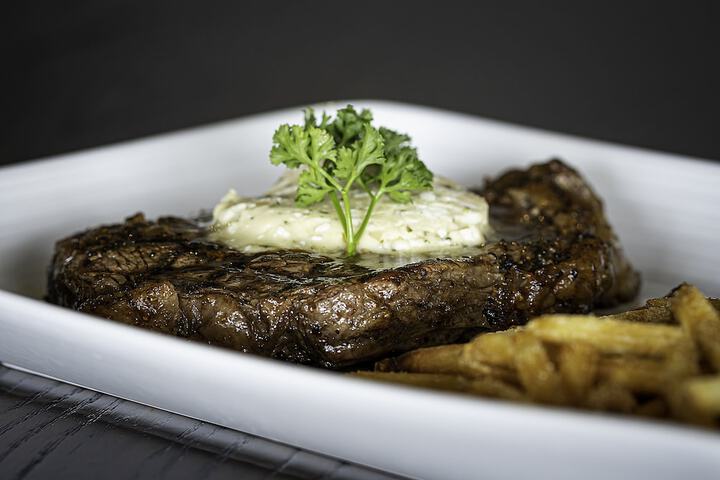 Dining 49 of 58