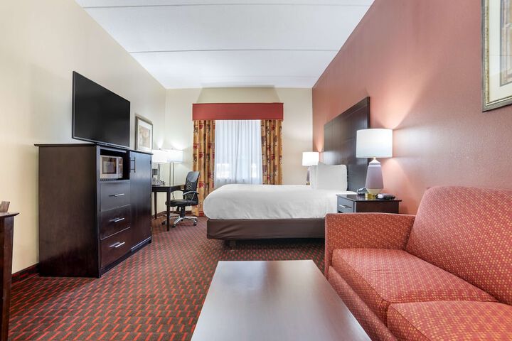 Room 11 of 37