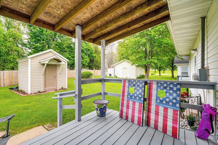 Charming St. James Home Near Maramec Spring Park!