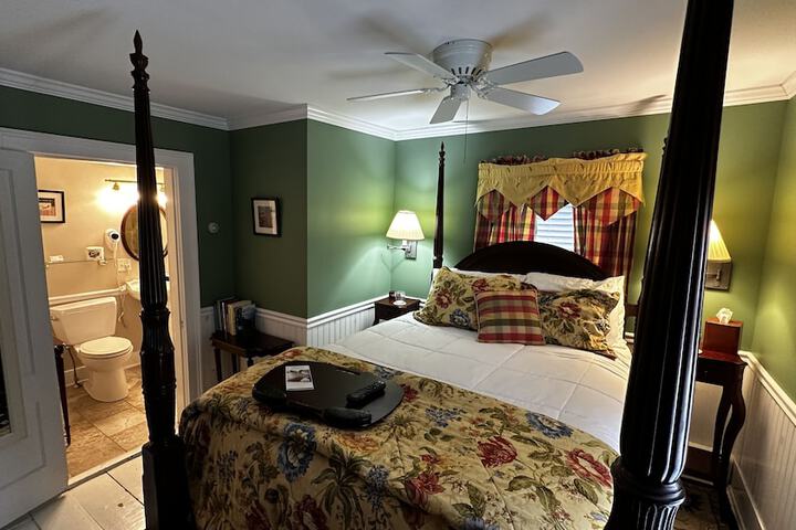 Room 55 of 200