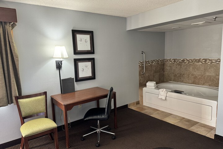 AmericInn by Wyndham Stillwater