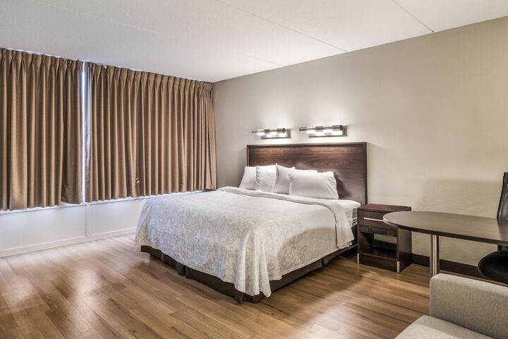 Room 32 of 33