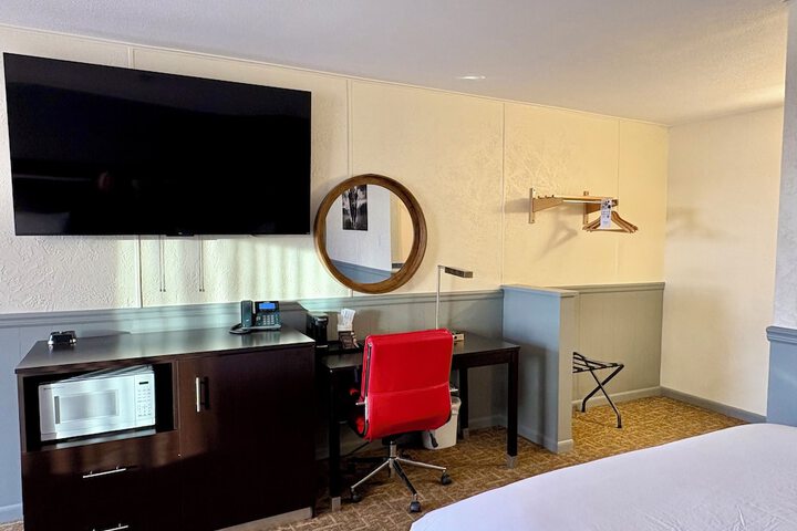 Americas Best Value Inn Wall