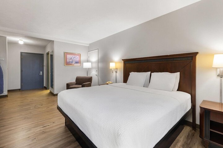 Days Inn by Wyndham Madisonville
