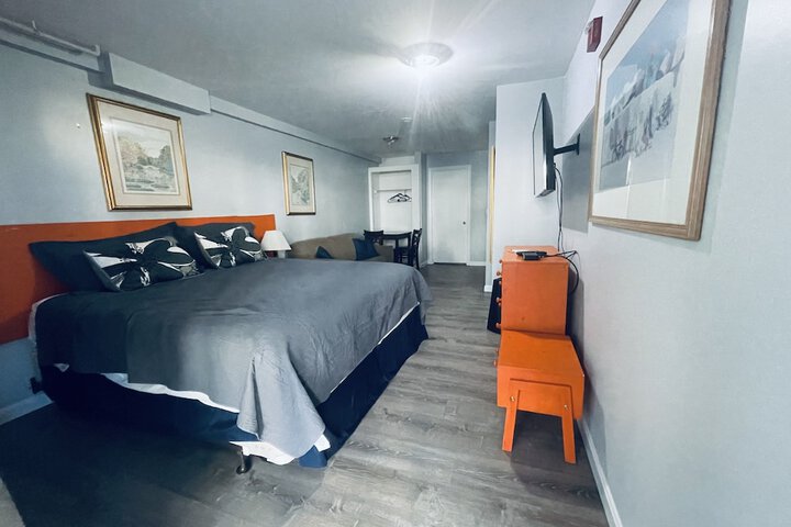 Room 33 of 93