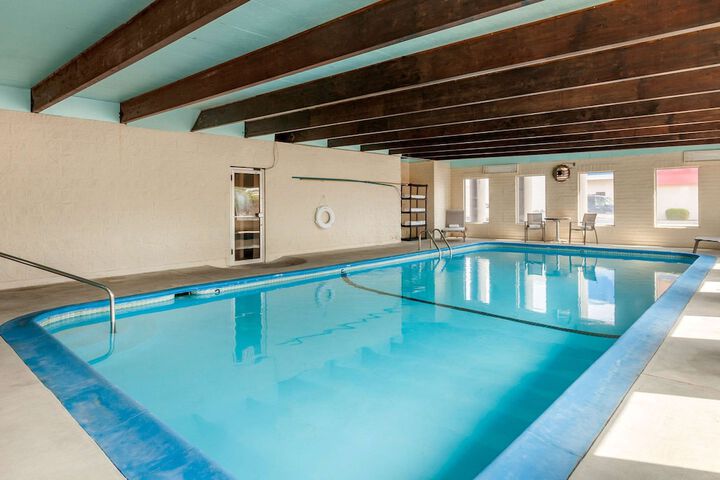 Rodeway Inn & Suites Ontario