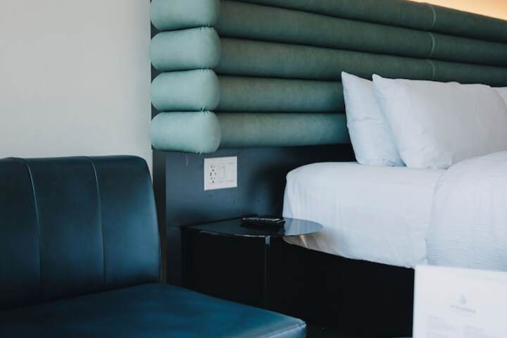 Hotel Le Dauphin Montreal Centre Ville