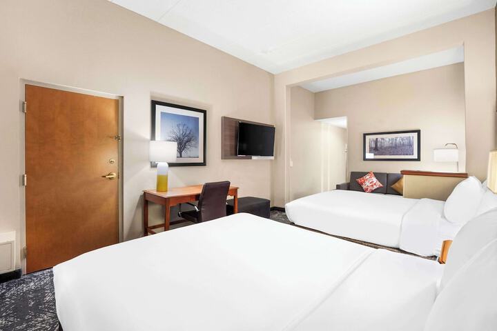 Room 26 of 62