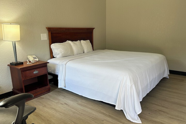 Days Inn by Wyndham Hinesville Near Fort Stewart