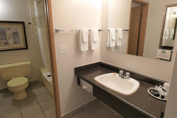 Room 18 of 40