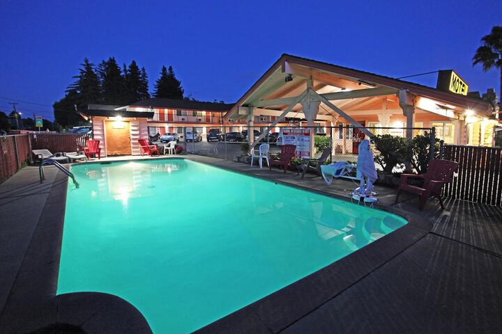 Pool 14 of 41