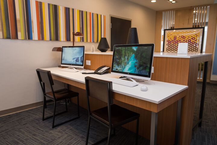 Business Center 46 of 48