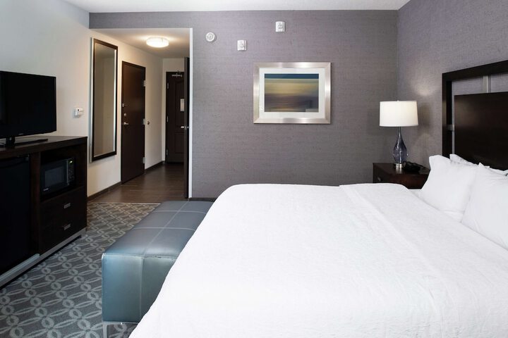 Hampton Inn & Suites Greensboro / Coliseum Area