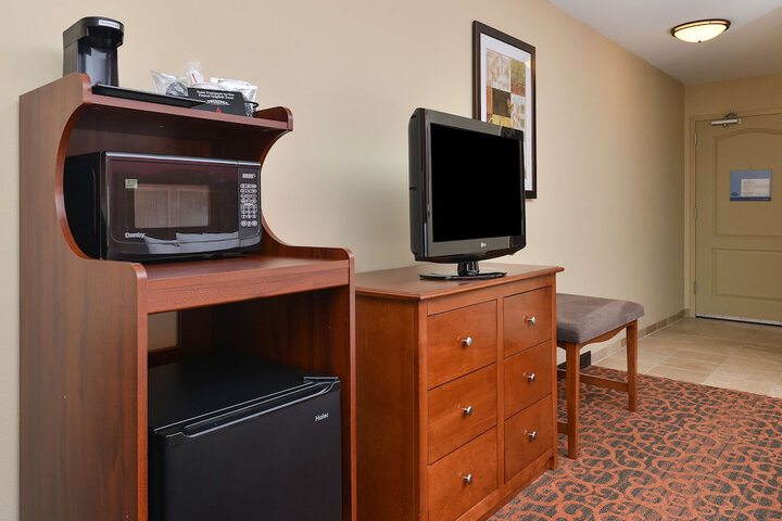 Room 11 of 32