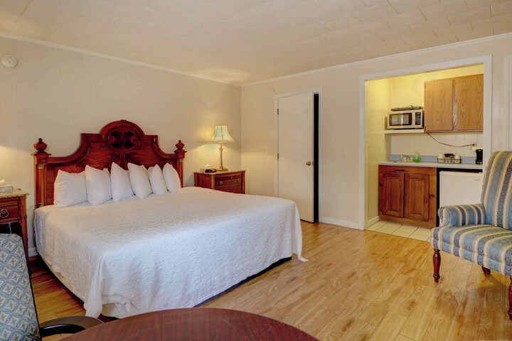 Room 107 of 317