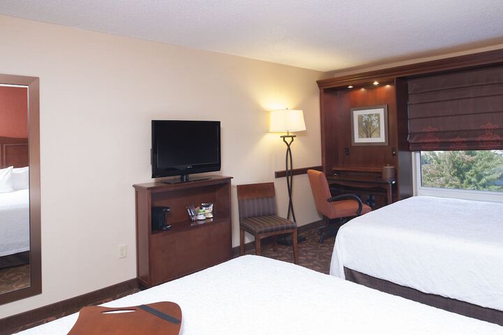 Room 10 of 28
