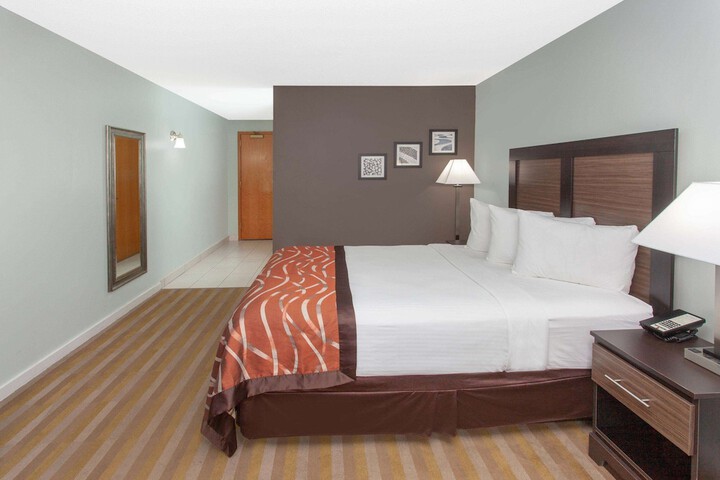 Room 16 of 34