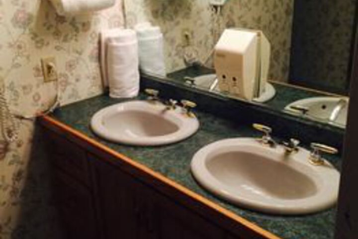 Goodfellos Suites