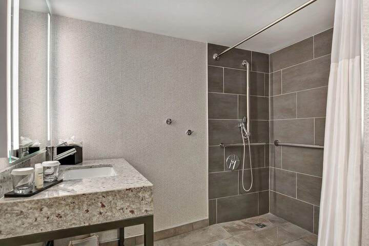 Embassy Suites by Hilton Minneapolis Airport