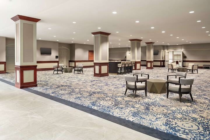 Embassy Suites by Hilton Cleveland Rockside