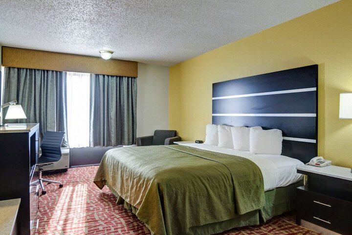 Room 10 of 31