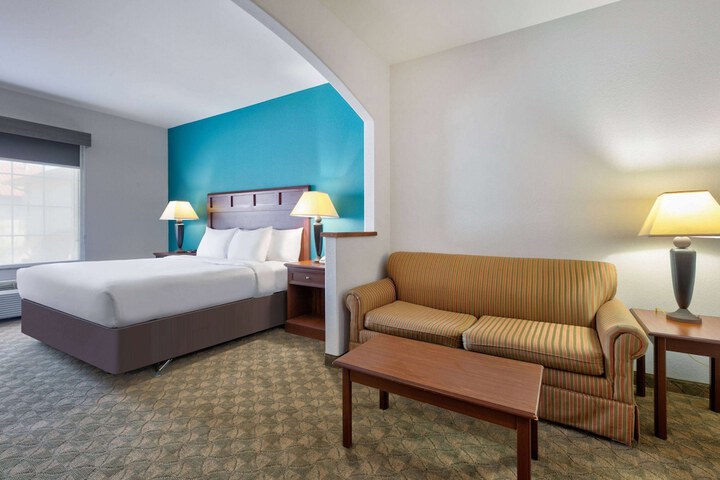 Room 11 of 26
