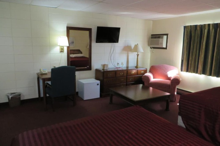 Room 12 of 37