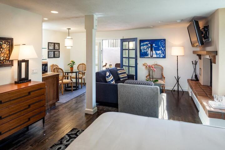 Room 14 of 33