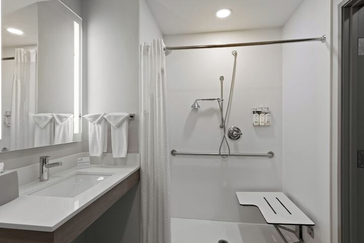 Room 26 of 45